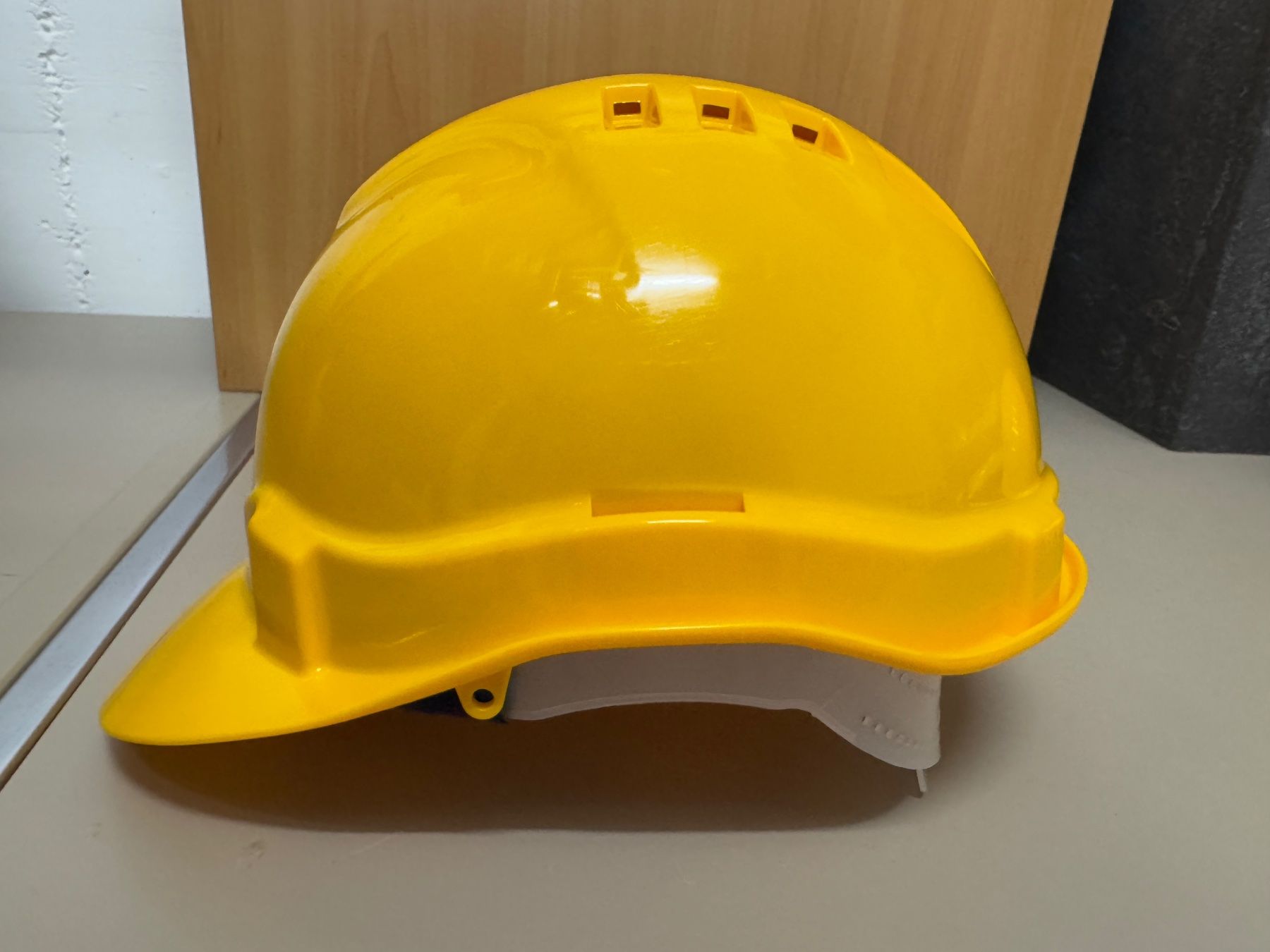 Protezione per viso e udito: 7 Bauhelme Articap II – Usato da Oberkirch LU venduto da Simba03
