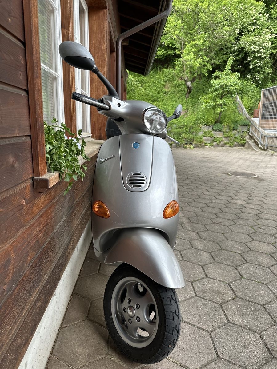 Piaggio Scooters: Piaggio Vespa ET4 125  – D'occasion à Langnau im Emmental par bertoldo03 2