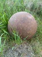 Grosse, rostige Blechkugel, Gartendeko