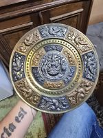 Buddhistischer Wandteller mit Ornamenten (D)