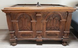 Antike Nussbaum Holz Truhe Jahreszahl 1635