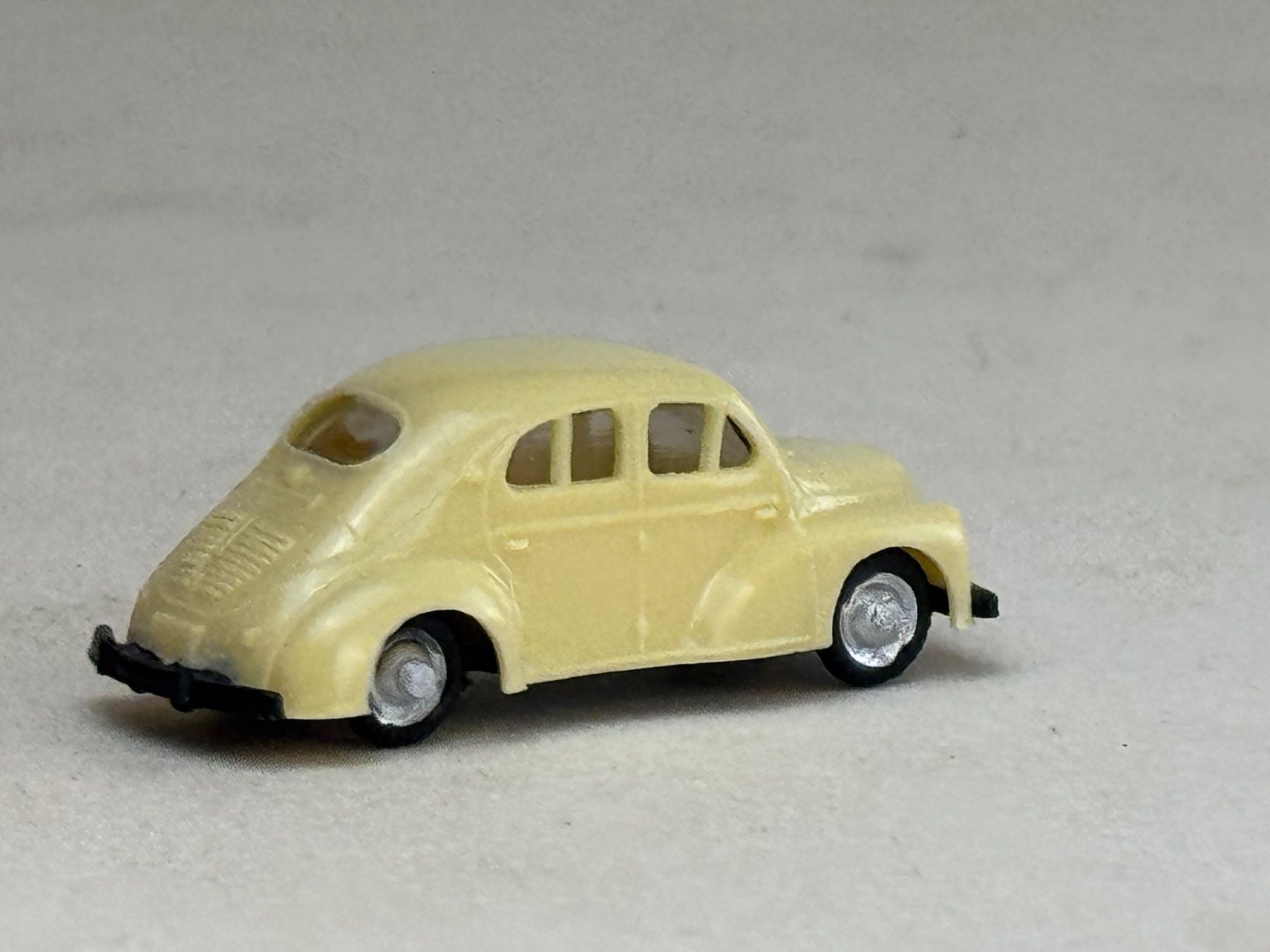 Eko Voitures modèles: VE1- Eko Renault 4 CV creme – D'occasion à Elm par Wikmtz 1