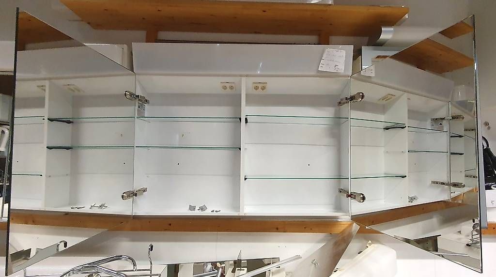 Armadietti a specchio: Spiegelschrank- 2er, mit Licht, weiss – Usato da Winterthur venduto da BauTeilLaden2000 1