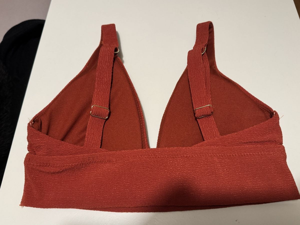 C&A Costumi da bagno & Bikini: Bikini Oberteil mit Cups von C&A Grösse 36 B. – Nuovo (secondo la descrizione) da Adliswil venduto da StephanieAnnina 2