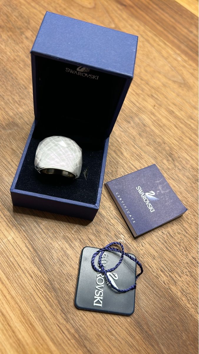 Swarovski Anelli: Wunderschöner Swarovski Ring, Neuwertig, Grösse 55 – Usato da Forst b. Längenbühl venduto da Nobynic