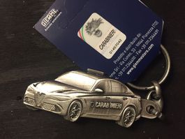 Alfa Romeo Giulia Carabinieri Schlüsselanhänger Metall