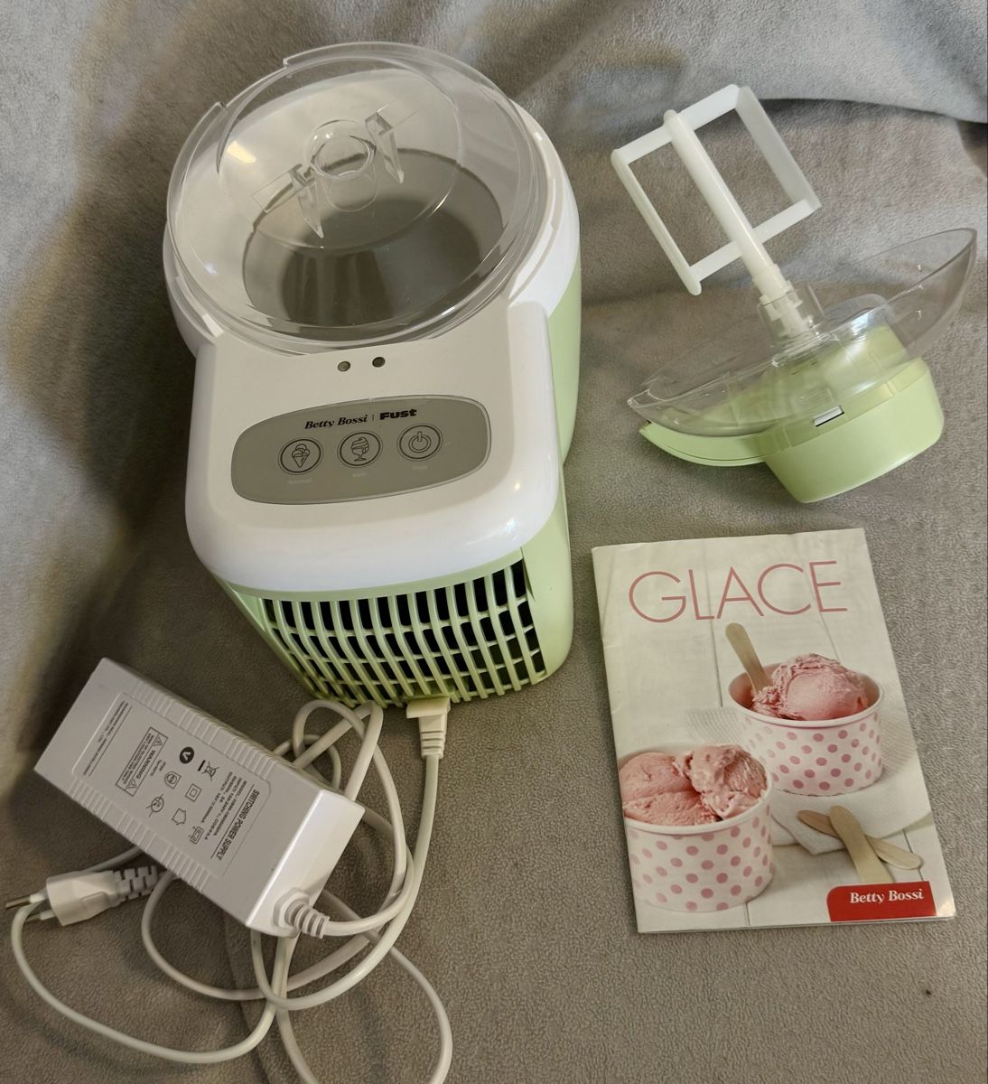 Betty Bossi Elettrodomestici da cucina: Betty Bossi Glacemaschine – Usato da Steinmaur venduto da ADey11 1
