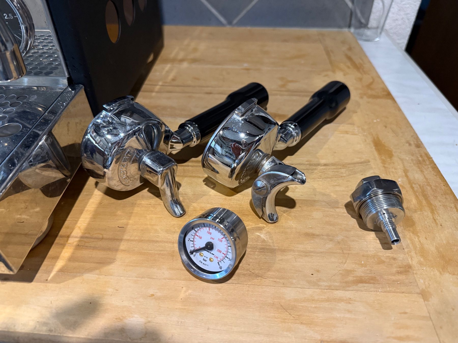 Rocket Kaffeemaschinen & Espressomaschinen: Espressomaschine Rocket Appartamento Kupfer gebraucht – Gebraucht aus Etoy von nef_j59g 4