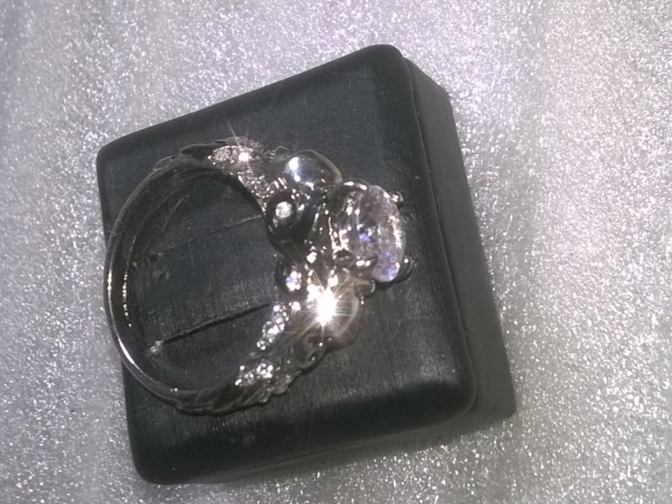 Anelli: ring modeschmuck mit echt kristall,,,glanzig – Nuovo (secondo la descrizione) da Basel venduto da bijoutrie_4
