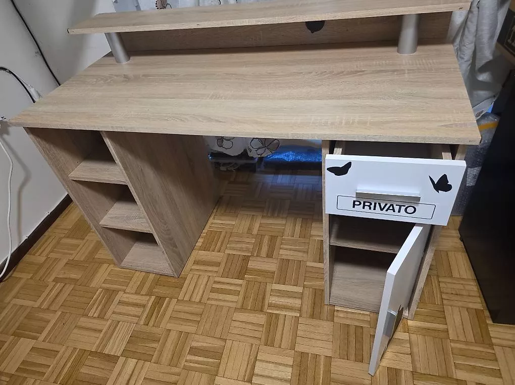 Scrivanie: Scrivania  – Usato da Agno venduto da Scambio-Vendo-Agno 4
