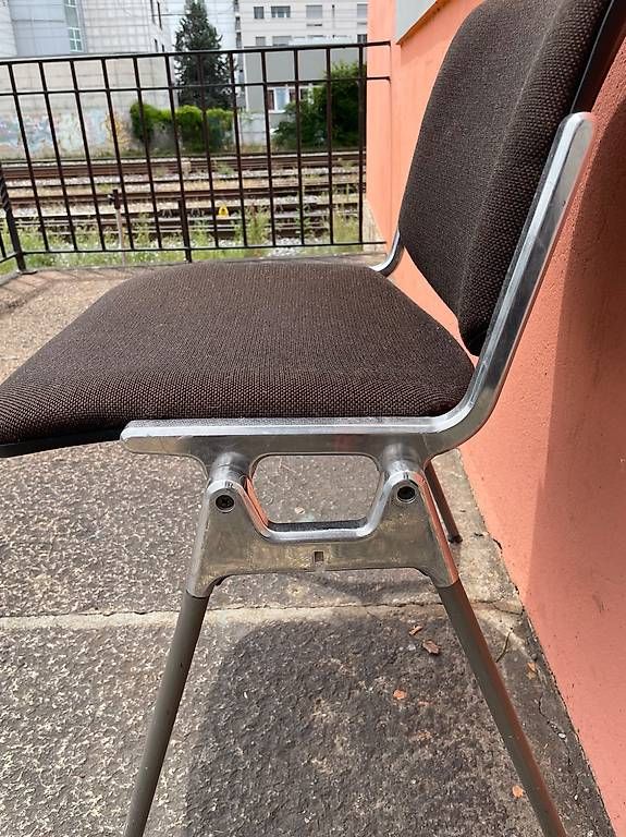 Stühle: Chaises de conférence. – Gebraucht aus Vevey von ohzut 1