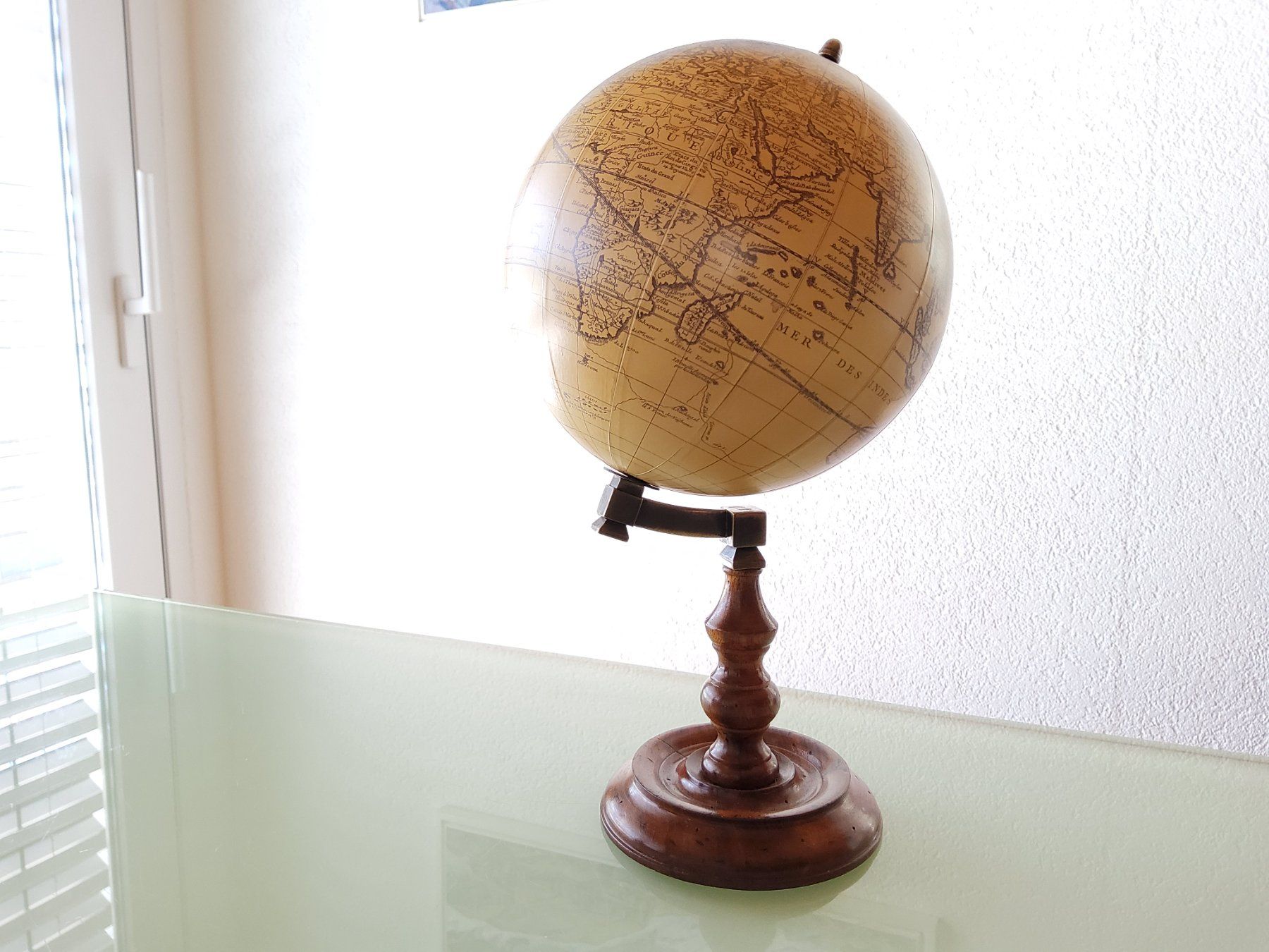 Sonstige Dekorationen & Accessoires: Petit globe terrestre décoratif ancien  – Gebraucht aus Malleray von Broc-Mo 9