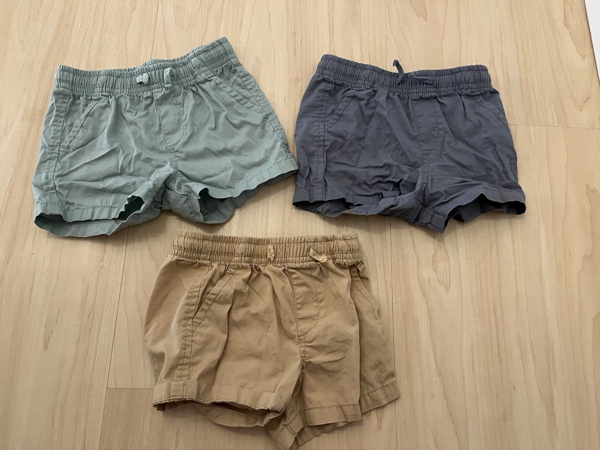 Pantaloni: Kurze Hosen Grösse 80 H&M – Usato da Herznach venduto da Leimsa