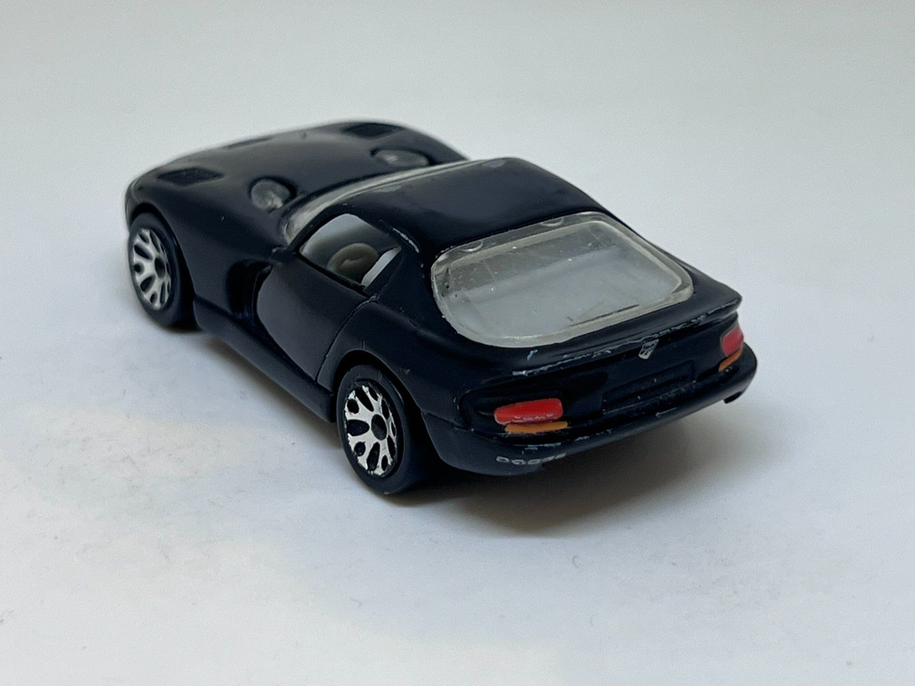 Matchbox Modellini d'auto: Matchbox Dodge Viper GTS #713 – Usato da Wildegg venduto da LaaBoutique 2