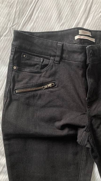 Esprit Pantaloni: Jeans schwarz Esprit Gr 28 – Usato da Netstal venduto da gapow