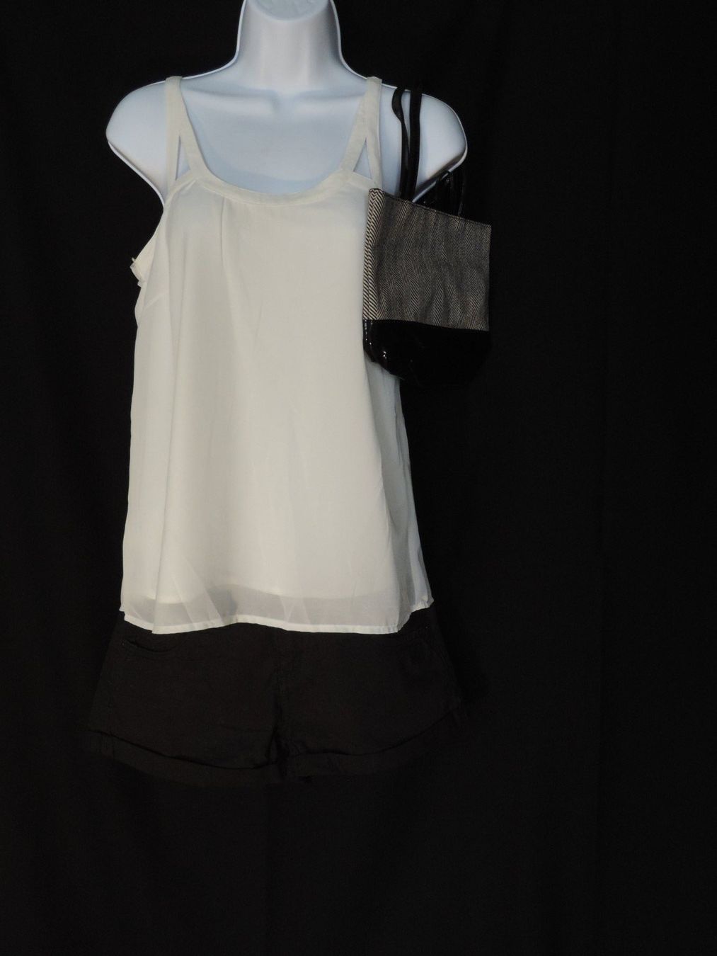 Lotti di vestiti: ensemble classic black&white – Usato da Genève venduto da Axelle333 3