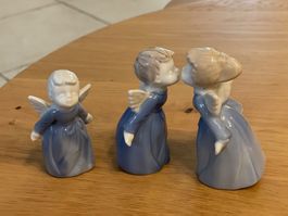 Drei Engel Kissing Angels Porzellan blau weiss 9cm