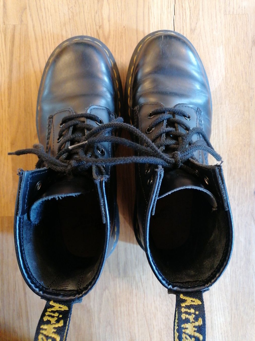 Dr. Martens Scarpe da donna: Dr. Martens schwarz 6-Loch – Usato da Leuk-Stadt venduto da See_Lin 4