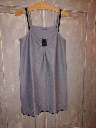 Annehouse . Minikleid grau