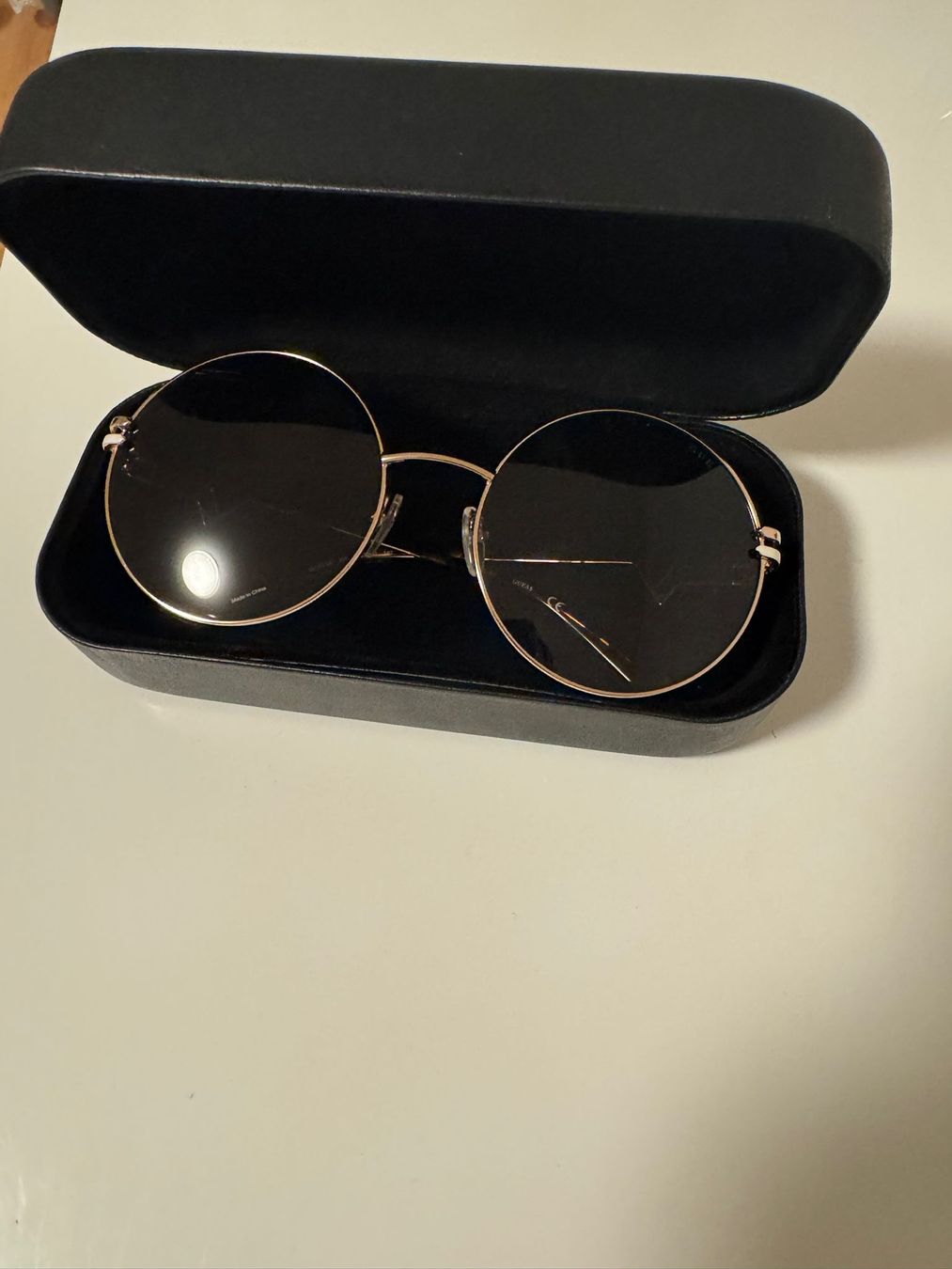 Guess Occhiali & Lenti: Guess Sonnenbrille original neuwertig – Nuovo (secondo la descrizione) da Dietikon venduto da Eleda 2