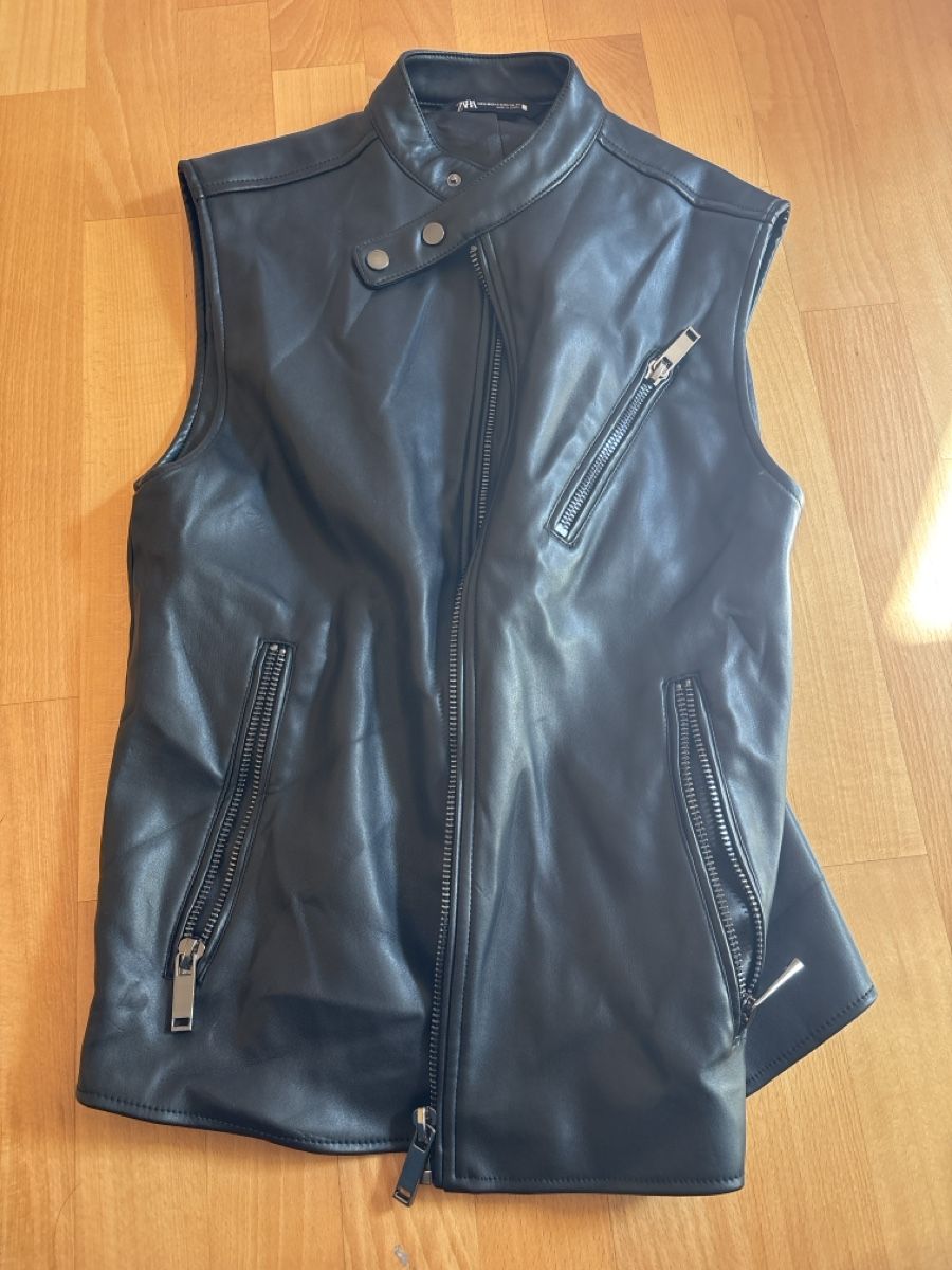 Zara Vestes: Zara Biker Jacket Sleevless M – Neuf (Voir description) à Chexbres par doe_xns6