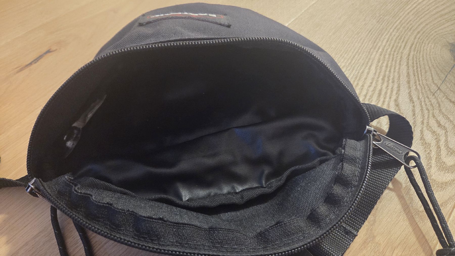 Eastpak Sacs: Bauchtasche Eastpack – D'occasion à Chur par lil_25jl 1