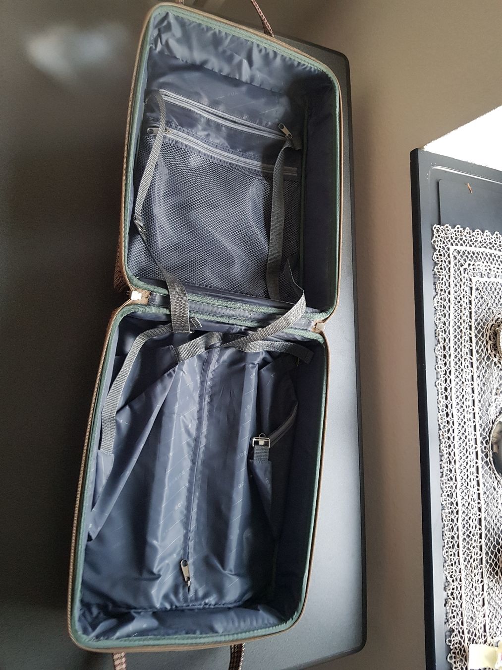 Valigie: Vintage Handgepäck – Usato da Olten venduto da Boston81 5