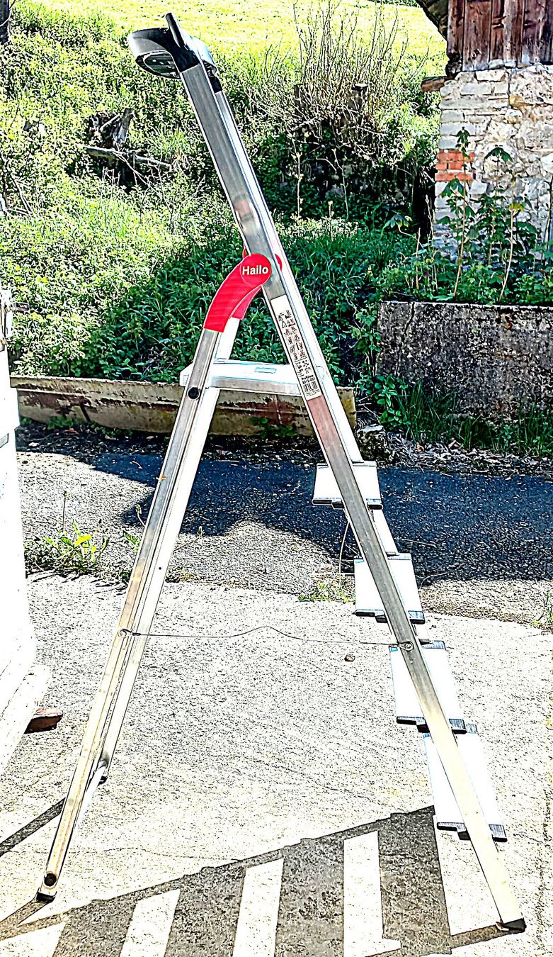 Hailo Scale: Bockleiter Hailo 5 Stufig Aluminium – Usato da Baar venduto da 2cvbaar