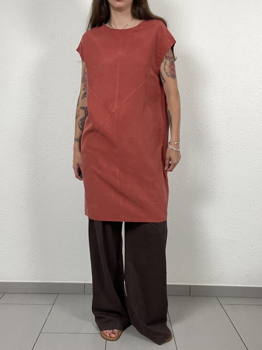 Stefanel Vestiti: Stefanel Oversized Brick Red Linen-Blend Dress – Usato da Knonau venduto da Grapesvintage 5