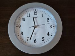 Mebus Wanduhr