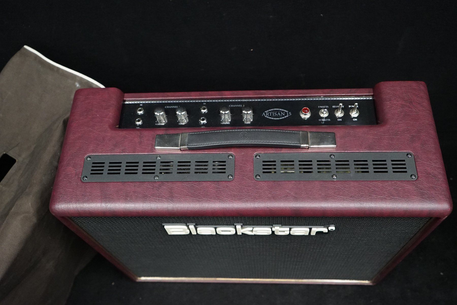 Blackstar Amplificatori: Blackstar Artisan 15 Röhrencombos mit Hülle – Usato da Ortschwaben venduto da Musictrade 1