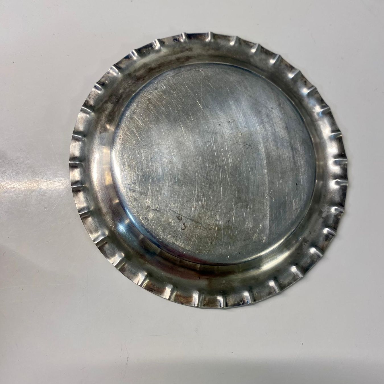 Piatti: Altes Unterteller mit gewelltem Rand, D=9cm – Usato da Krauchthal venduto da MEWA01 1