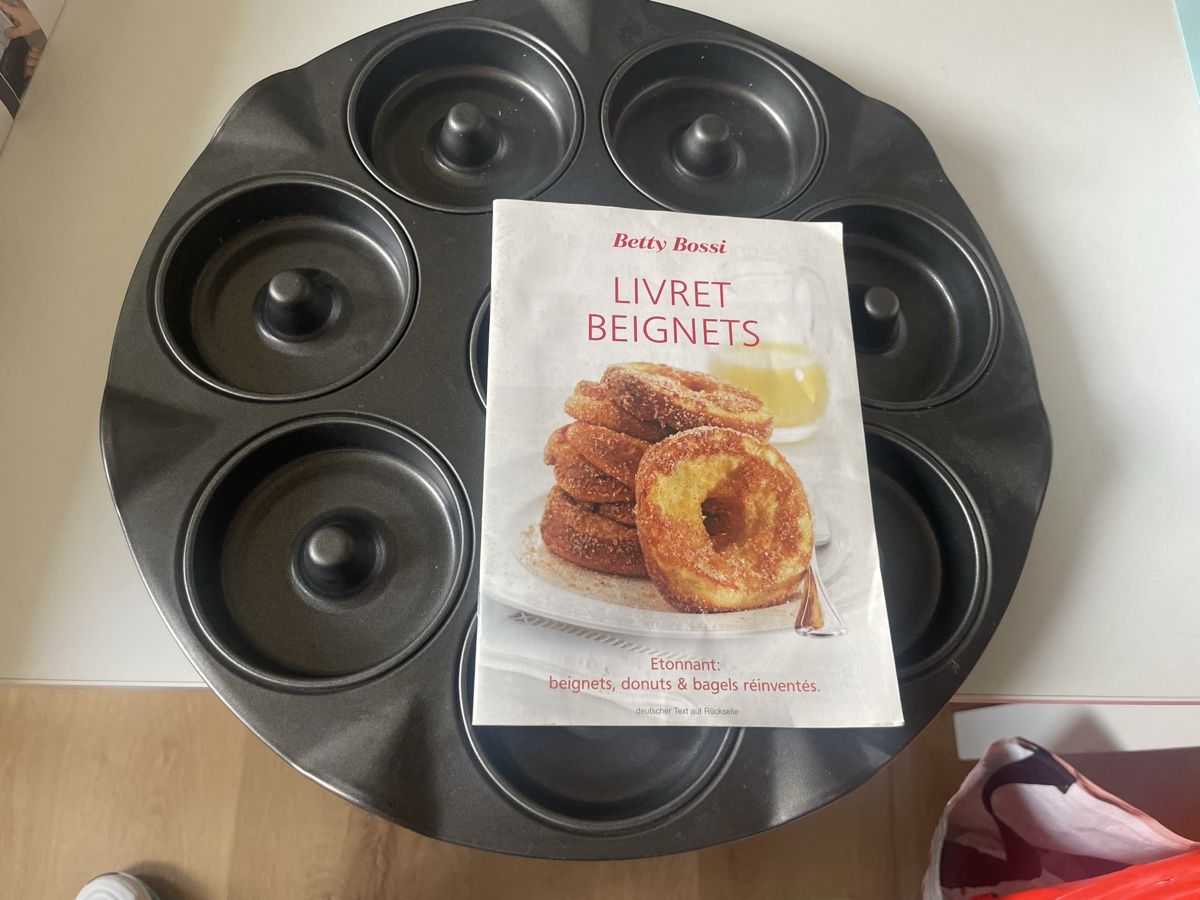 Backformen: Backform mit Rezeptbuch – Gebraucht aus Känerkinden von higiwil