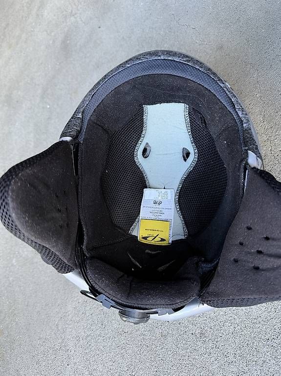Casques: Skihelm 55-57cm – D'occasion à Schmitten FR par FAJost 1