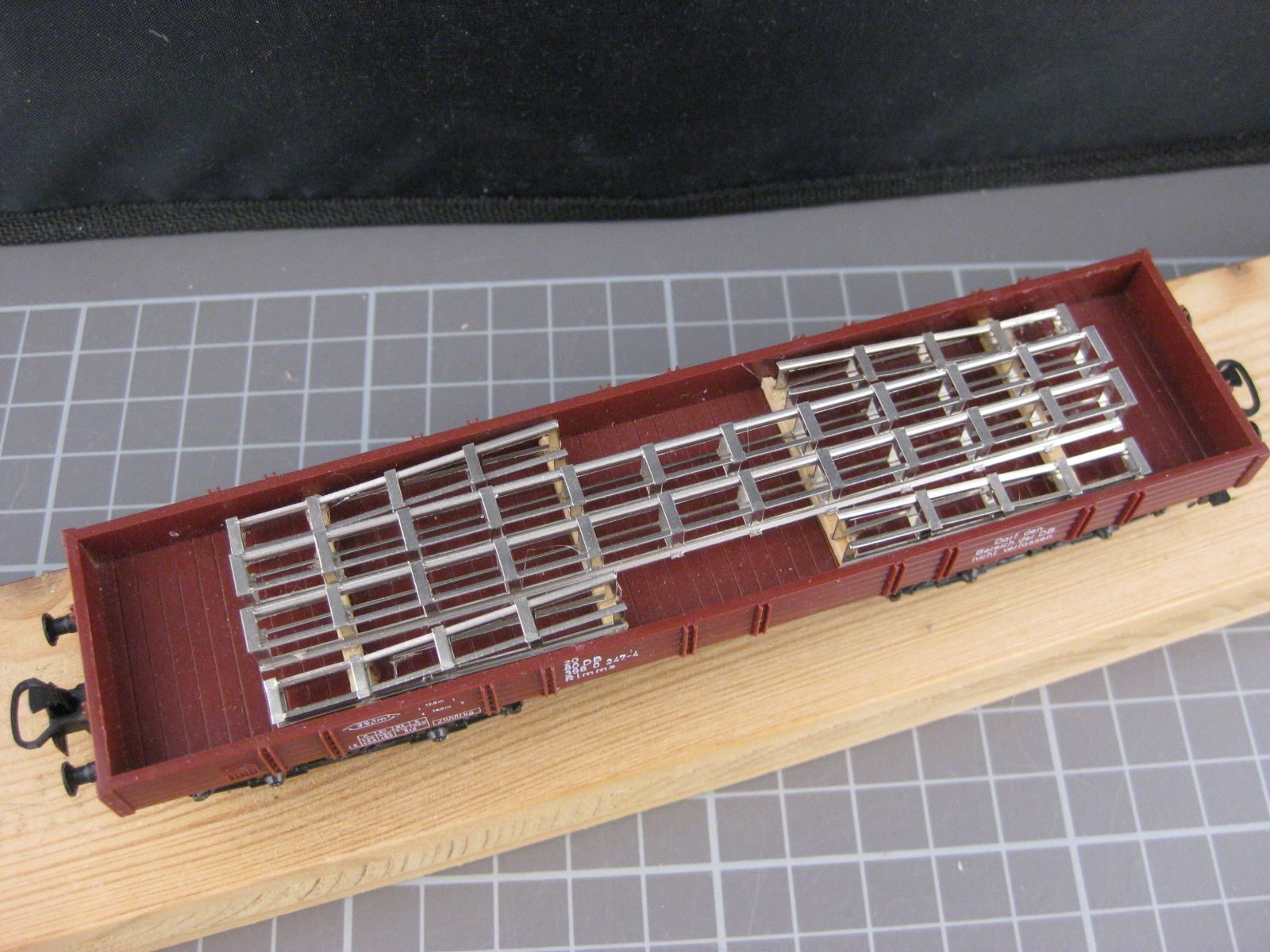 Märklin Modellini di ferrovie: Märklin Flachwagen mit Ladung – Usato da Malters venduto da Marosko 2