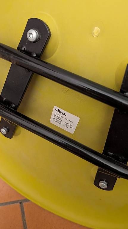 Vitra Sedie: Vitra Eames Plastic Side Chair - Senf – Usato da Zürich venduto da mangala123 1