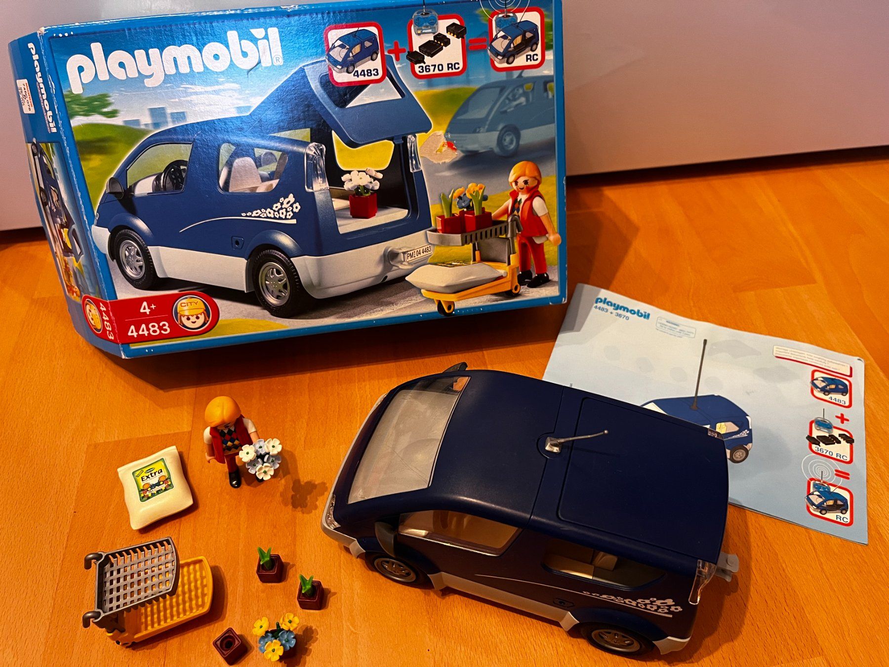 Playmobil Spielzeuge: Playmobil Auto und Gartenzubehör – Gebraucht aus Pfäffikon ZH von Cupcake2019