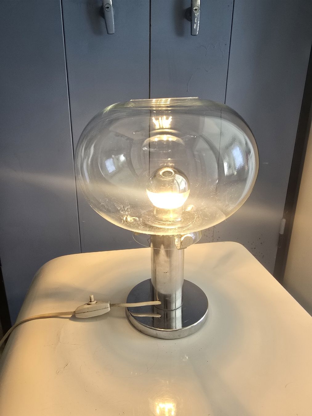 Lampen: coole 70er Kugel Tischlampe  – Gebraucht aus Biel/Bienne von alexriveros2