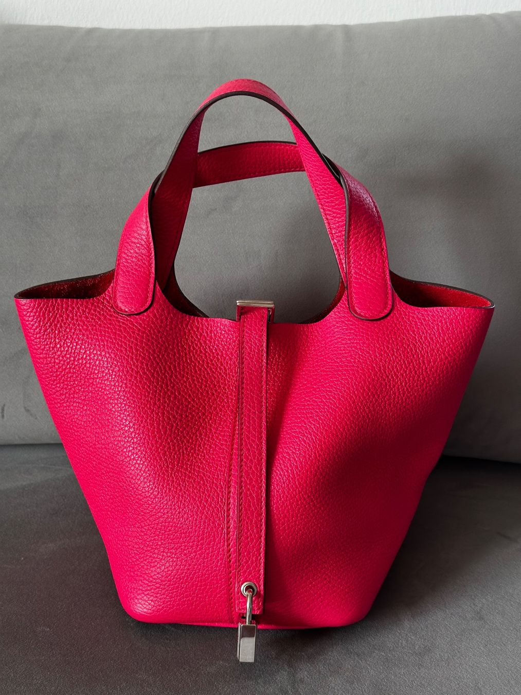 Hermès Borse da donna: Hermès Picotin Lock 18 - rose extrême – Usato da Wollerau venduto da MX-TS