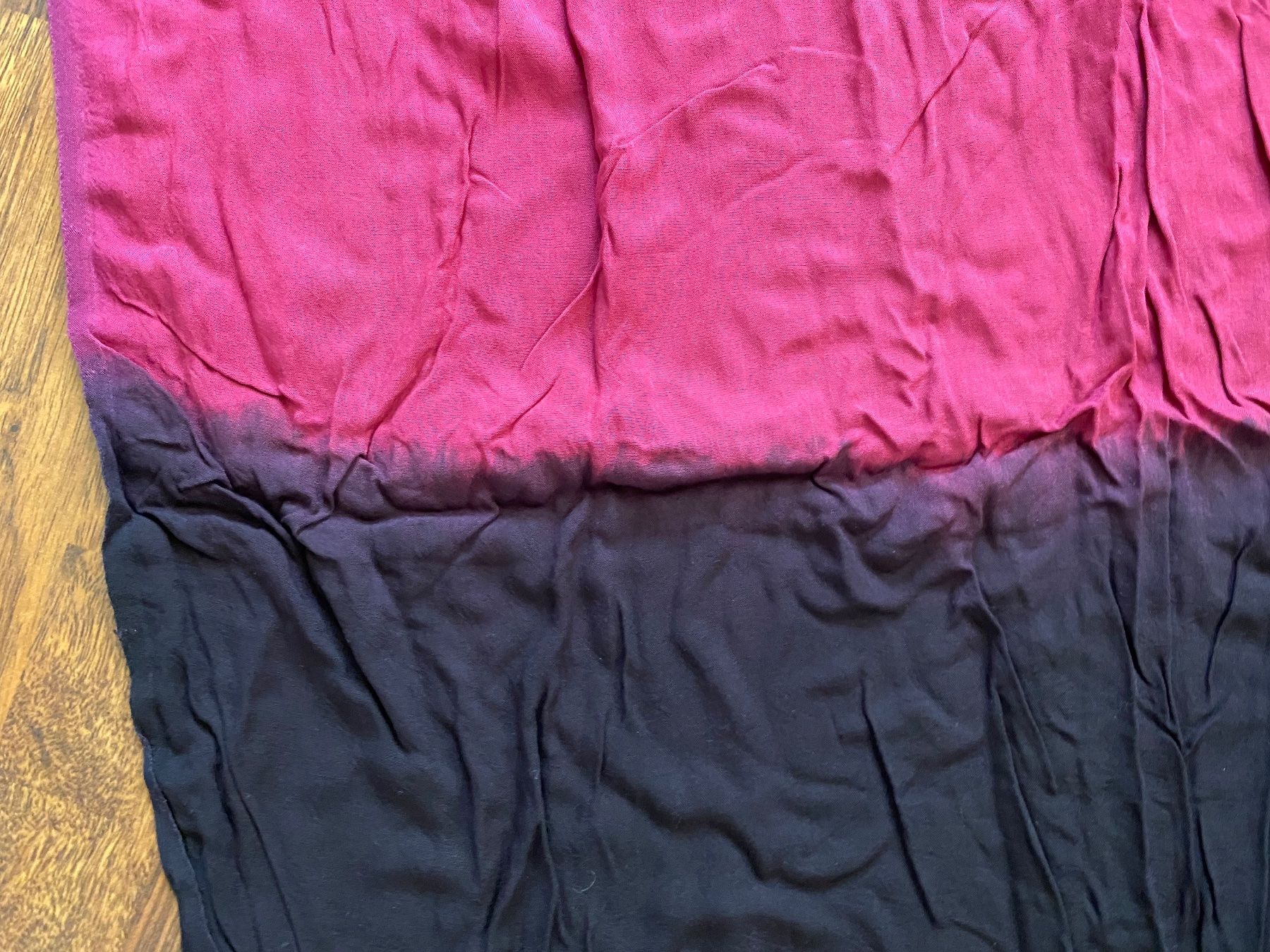 Foulard & Sciarpe: Schal/Tuch pink-schwarz, leicht – Usato da Stadel b. Niederglatt venduto da sandart 2
