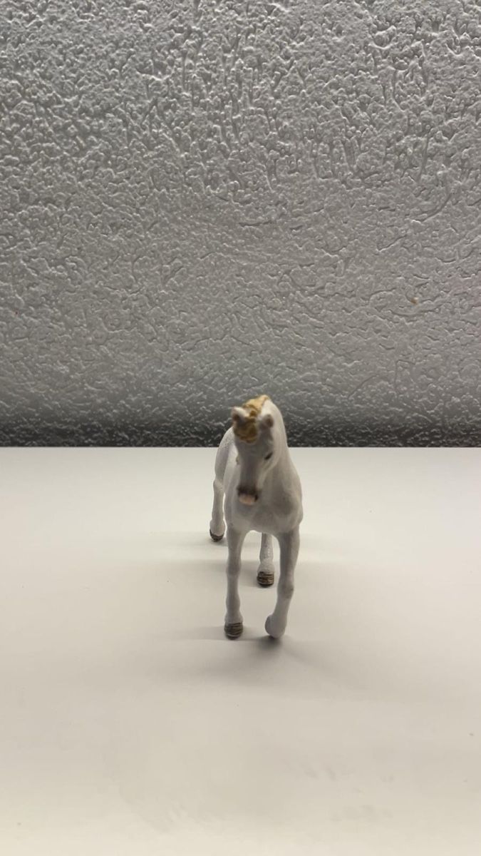 Schleich Jouets: Cheval shleish pas cher !!!!  – D'occasion à Avenches par Rose-rose