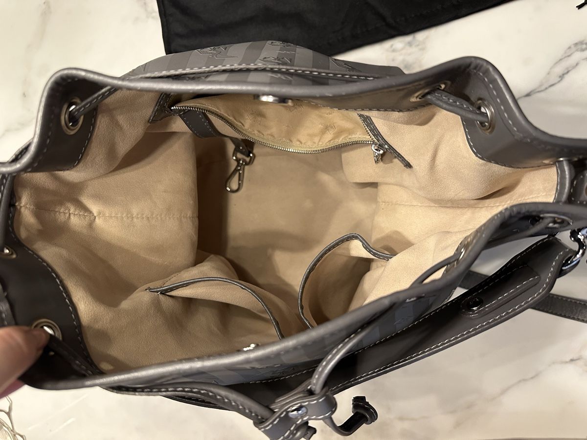 Maison Mollerus Taschen für Damen: Maison Mollerus Beuteltasche „Niesen“ – Gebraucht aus Bülach von leide_29 8