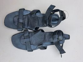 Paire de spartiates cuir noir Givenchy taille 39