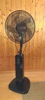 ELEGO Standventilator «Windy» mit Sprühnebel