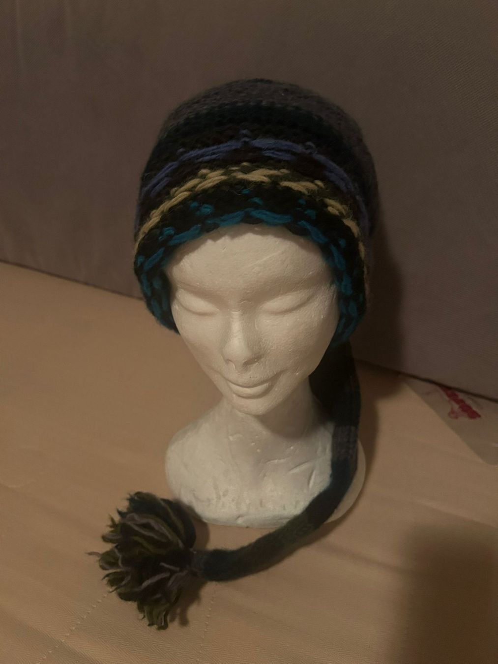 Hüte, Mützen & Caps: Cuffia invernale con lunga "coda" – Gebraucht aus Melano von H-Sara 1