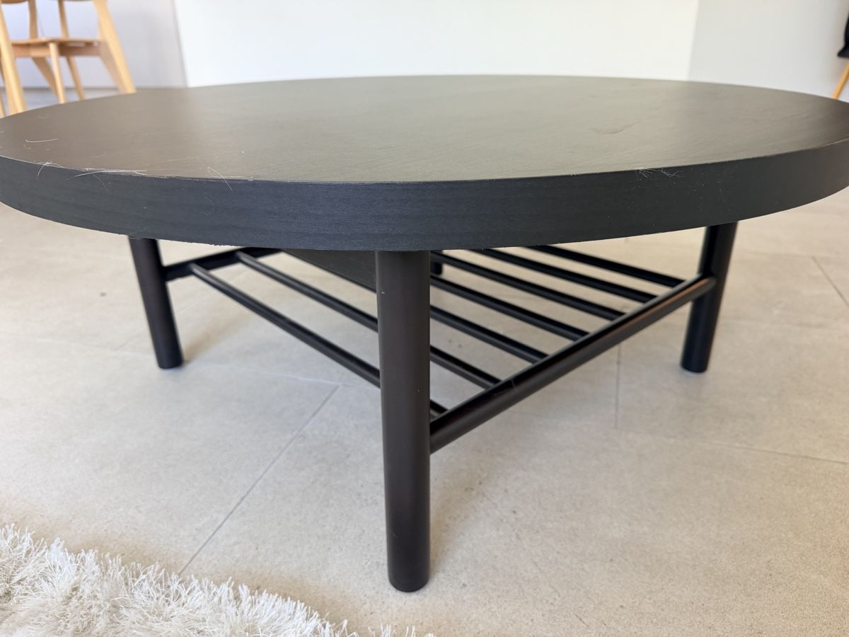 Tische: Round coffee table dark wood with shelf – Gebraucht aus Zürich von Kai_yt2y 1