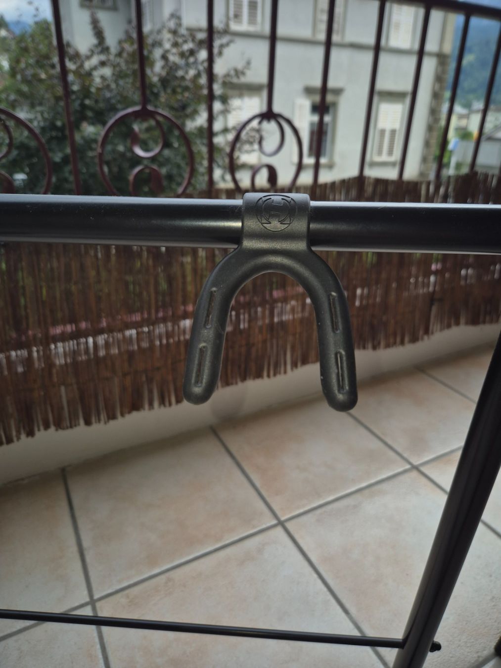 Hercules Supports pour instruments & partitions: Gitarrenständer Hercules 5 Gitarren – Neuf (Voir description) à Horw par ClHe01 2