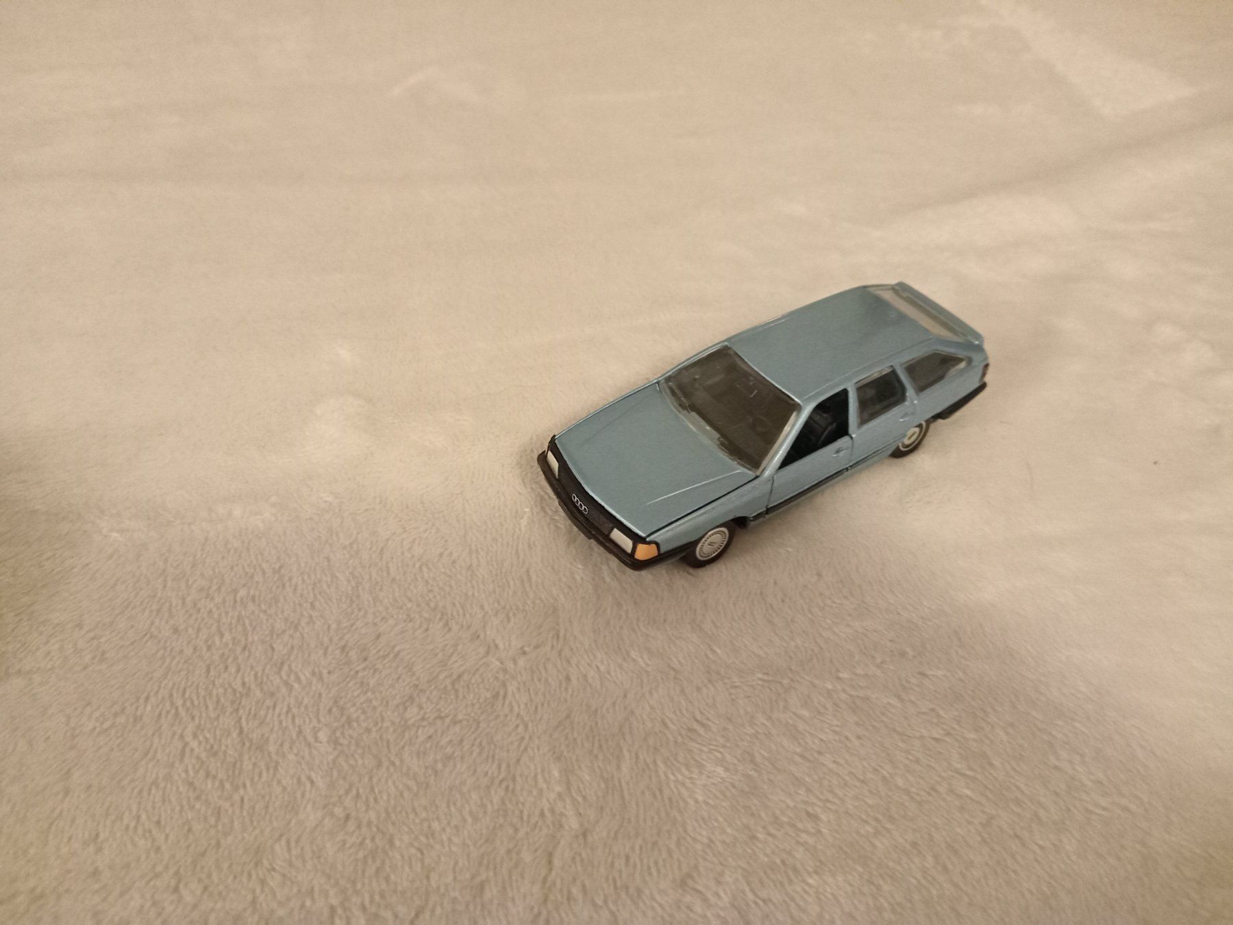 Audi Modellini d'auto: Audi 100 Avant Typ44 C3 Modell 1:43 – Usato da Obergösgen venduto da typ_qb9v 5