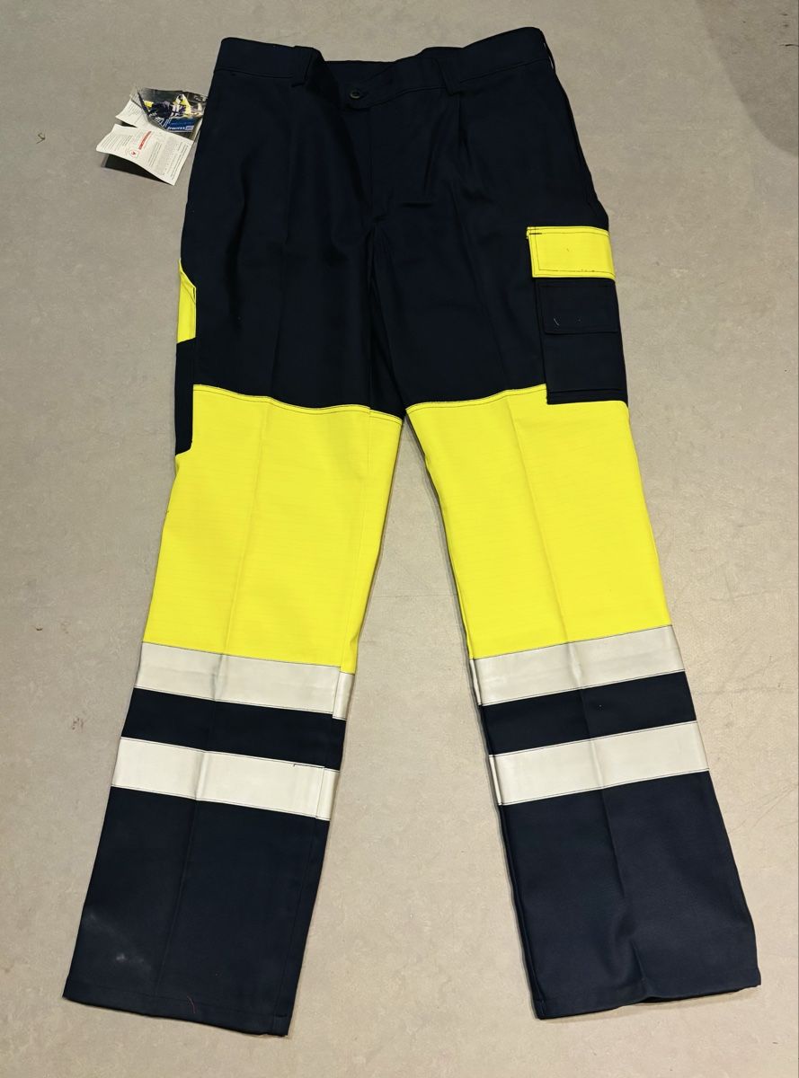 Pantaloni: Protex Warnschutz Bundhose Gr. 48 Neuwertig!! – Nuovo (secondo la descrizione) da Aarau venduto da Wolli85 1