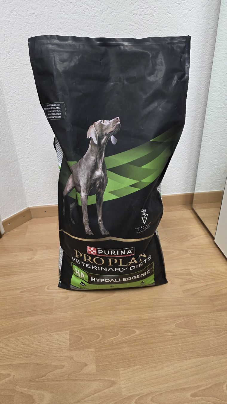 Nourriture: hundefutter von PURINA – Neuf (Voir description) à Siebnen par DP_SAURON